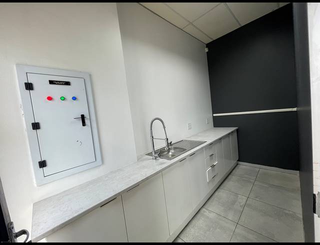 108M² OFFICE TO LET IN IMPALA PARK